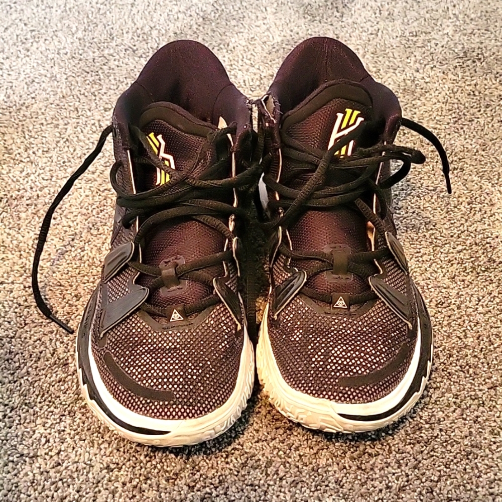Kyrie Basketball shoes